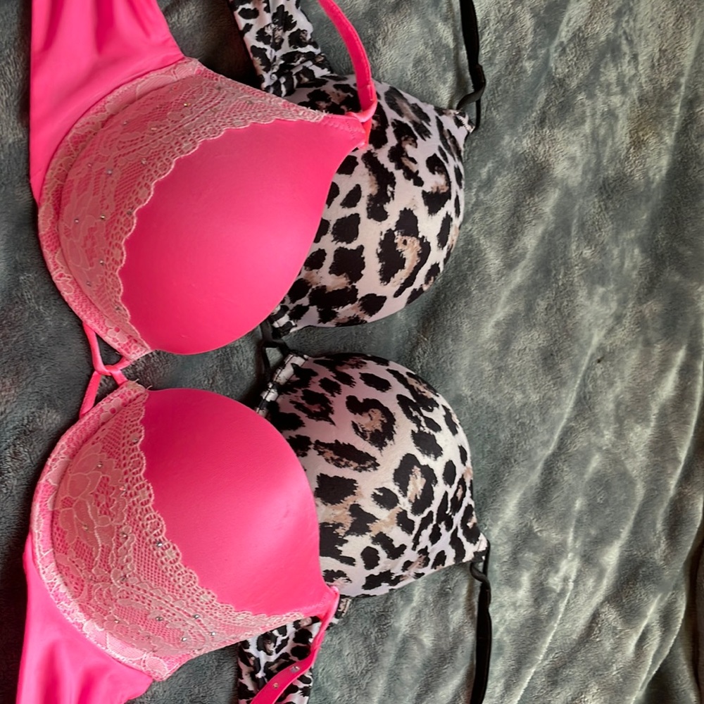 Victoria’s Secret miraculous plunge bra
